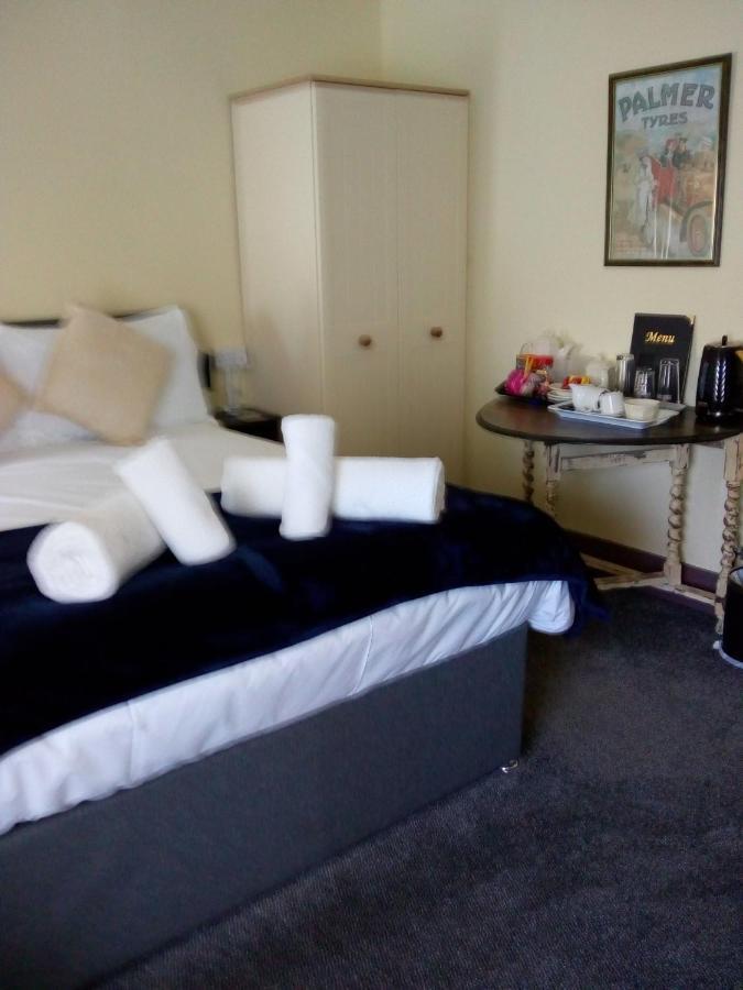 The Kings Arms Inn Stratton  ภายนอก รูปภาพ