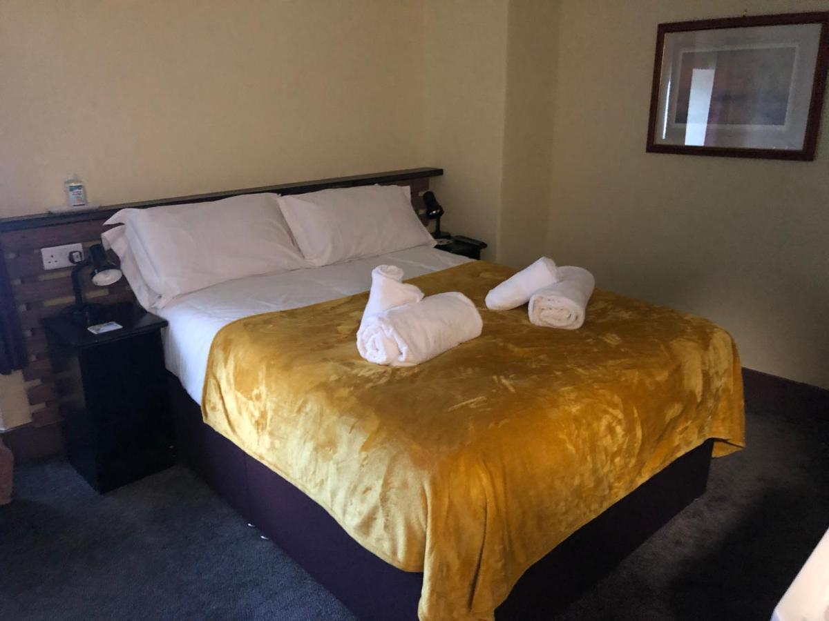 The Kings Arms Inn Stratton  ภายนอก รูปภาพ