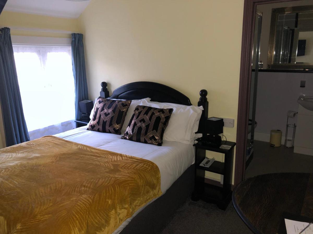The Kings Arms Inn Stratton  ภายนอก รูปภาพ