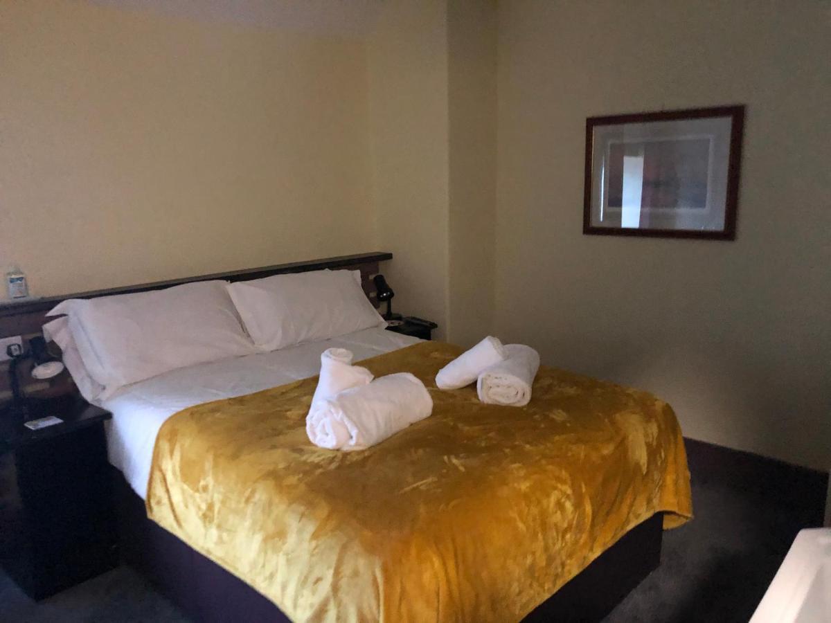 The Kings Arms Inn Stratton  ภายนอก รูปภาพ
