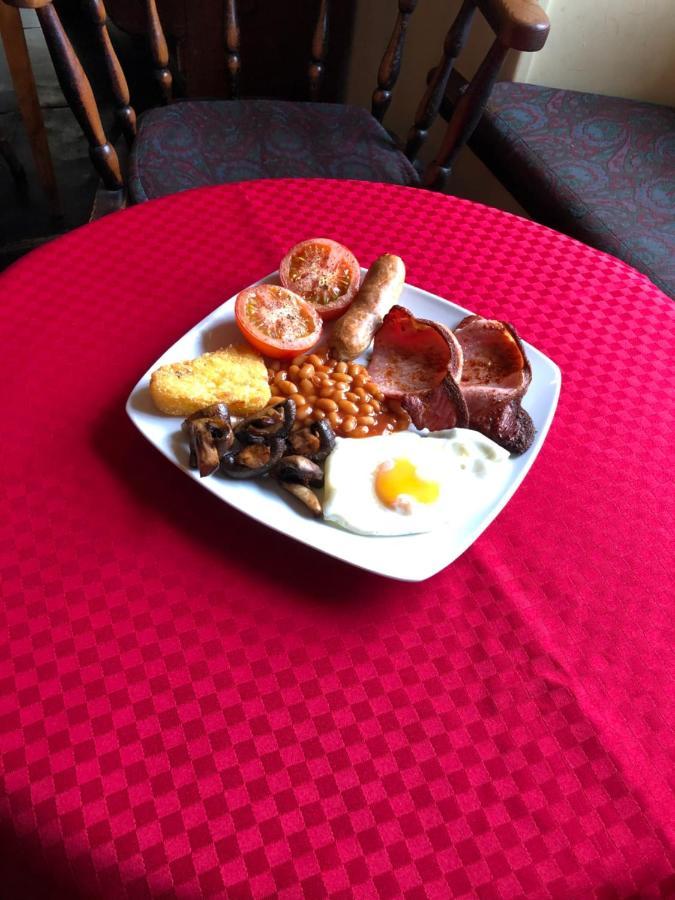 The Kings Arms Inn Stratton  ภายนอก รูปภาพ