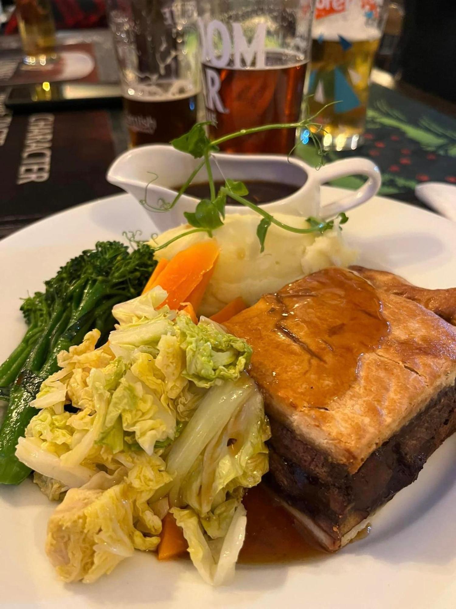 The Kings Arms Inn Stratton  ภายนอก รูปภาพ